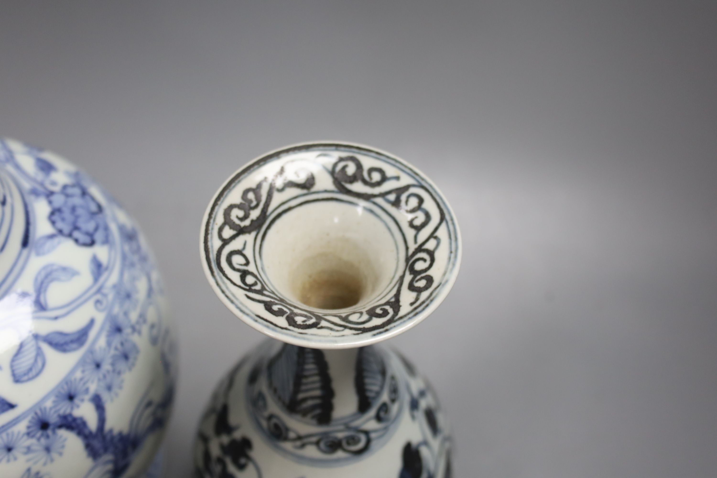 Two Chinese blue and white vases 37cm